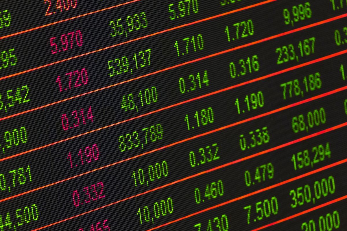 Earnings Today: AXP, VZ, NEE, HCA, SLB Report Q2 2026 Results