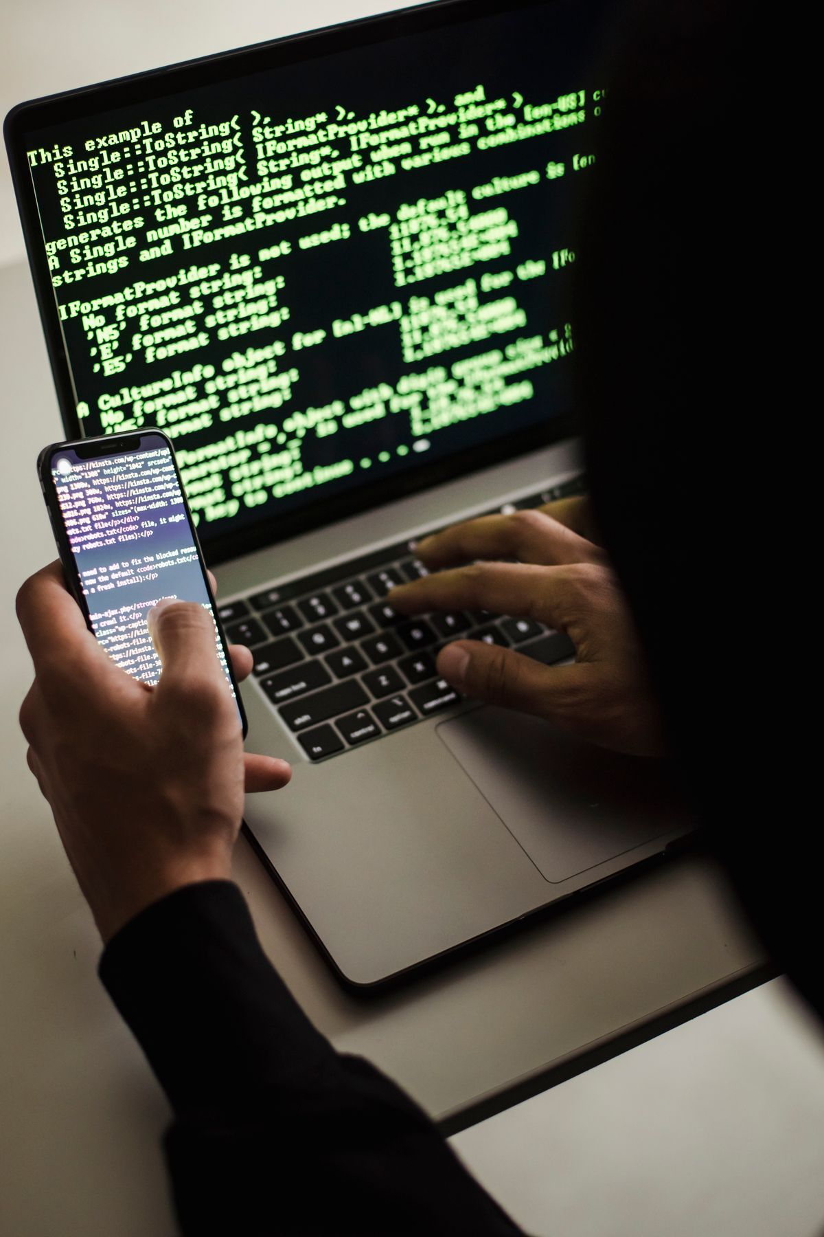 Hot Wallet vs. Cold Wallet: Complete Beginner's Guide